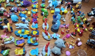 Lote de más de 170 muñecos vintage y figuras