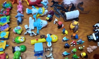 Lote de más de 170 muñecos vintage y figuras