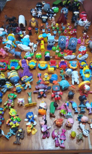 Lote de más de 170 muñecos vintage y figuras