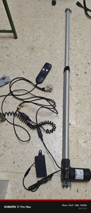 Actuador Lineal Eléctrico con Mando