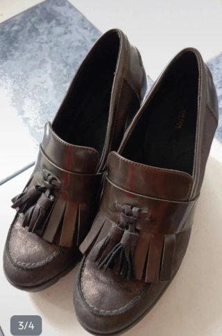 Zapatos de salón Geox con borlas
