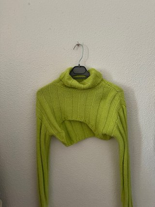 Jersey verde de cuello alto crop