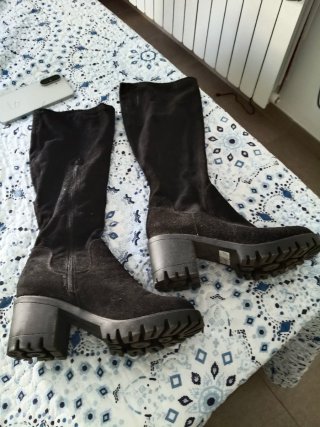 Botas Altas Negras con Tacón