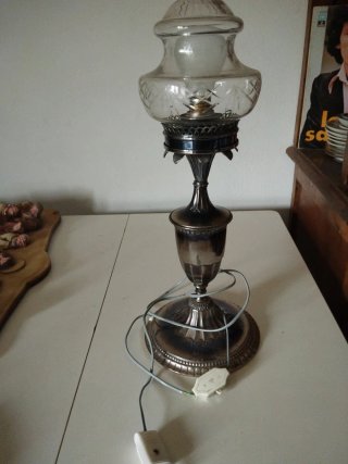 Lámpara de mesa latón plateado cristal