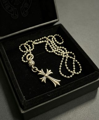 Collar Cruz Vintage Chrome Hearts Plata