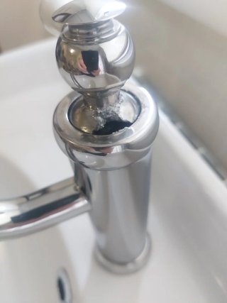 Lavabo de cerámica blanco