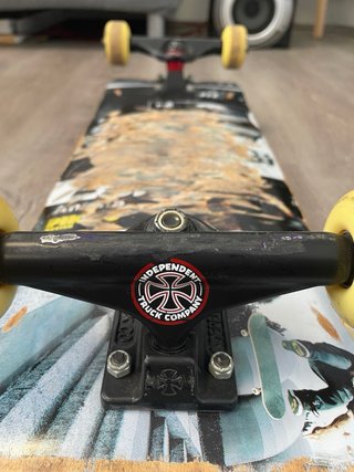 Skate Completo Plan-B con Ejes Independent