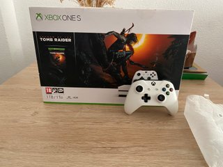 Xbox One S 1TB con 2 Mandos