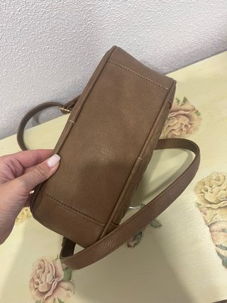 Bolso bandolera marrón acolchado
