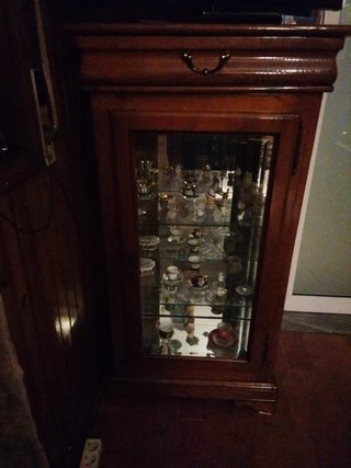 Vitrine de Madeira Clássica