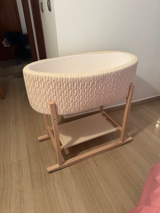 Moisés texturizado con soporte - color vainilla