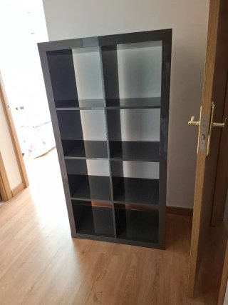 Estantería Gris de 8 Huecos