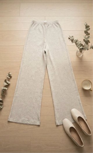 Pantalón ancho de punto beige