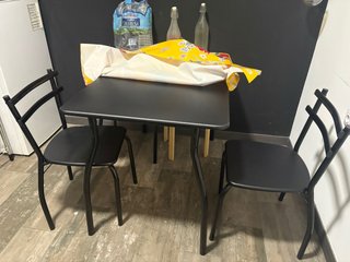Conjunto de Mesa y 4 Sillas Negro