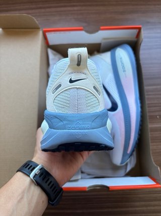 Nike Vomero 18 Talla 42