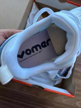 Nike Vomero 18 Talla 42