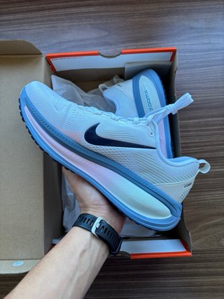 Nike Vomero 18 Talla 42
