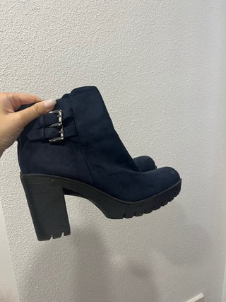 Botines azul marino con hebillas