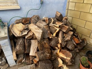 Leña para chimenea o barbacoa