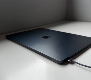 MacBook Air 15 512GB Azul 100% salud 14 ciclos