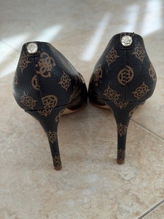 Zapatos de tacón Guess talla 38
