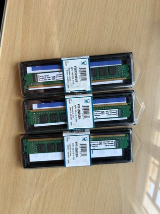 3x Kingston KVR13N9S8/4 4GB DDR3 RAM