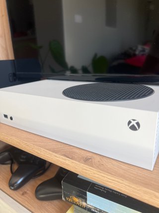 Xbox Series S 512 GB + 2 mandos originales + base