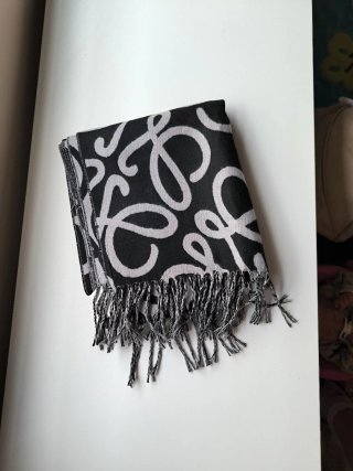 Bufanda con Estampado Loewe