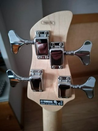 Bajo Eléctrico Yamaha TRBX174 BL 4 Cuerdas