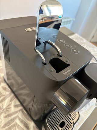 Cafetera Nespresso De'Longhi Lattissima Negra