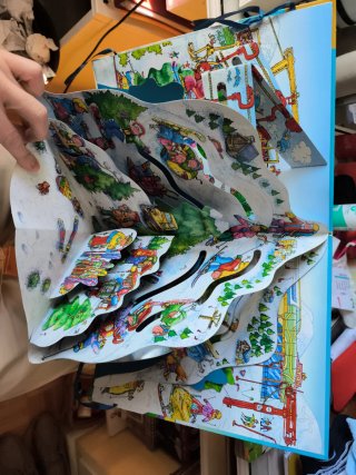 LIBROS-POP-UP LA EXCURSION A LA NIEVE