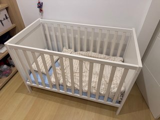 Cuna bebé blanca de Ikea