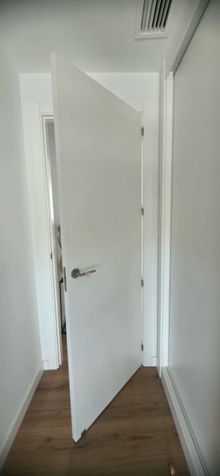 Puerta interior blanca satinada