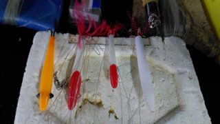 Señuelos de pesca variados
