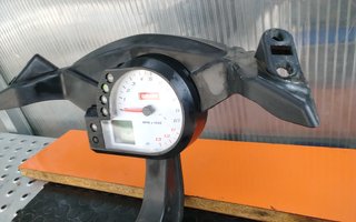 Cuentakilómetros y Araña Derbi GPR 125cc 2T
