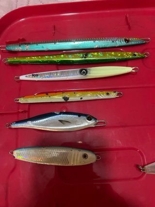 Lote de 12 señuelos de pesca