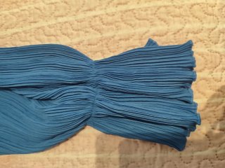 Vestido Nasty Gal azul plisado