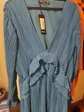 Vestido Nasty Gal azul plisado