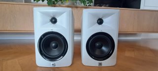 Altavoces de estudio JBL LSR 305