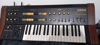 Sintetizador Analógico Yamaha CS15D