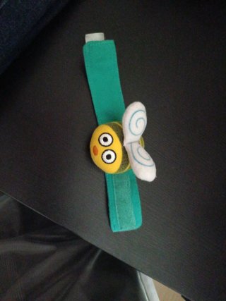 Juguete abeja con velcro para bebé