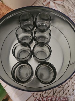 Vasos de cristal ahumado estilo 80s