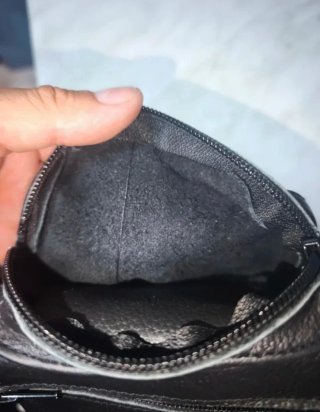 Pernera de Cuero Negra