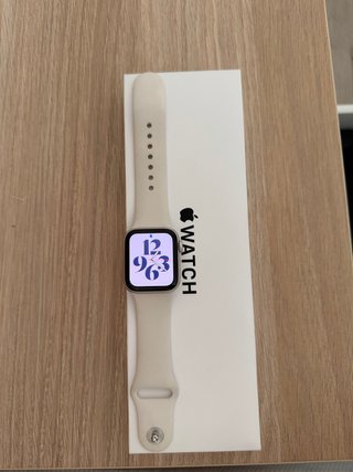 Apple Watch SE 40mm Starlight