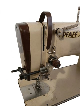 Máquina de coser PFAFF.