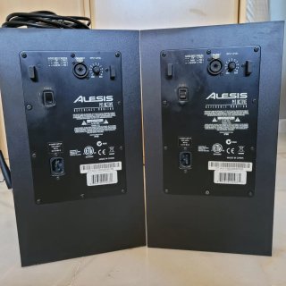 Monitores Alesis M1 Active (1 no funciona)
