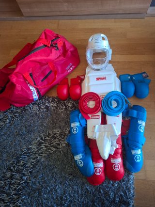 Protecciones Karate y Mochila Roja
