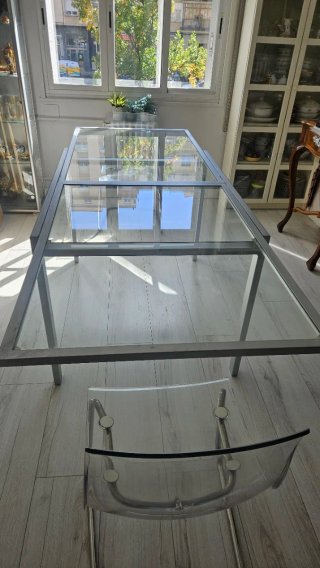 Mesa cristal y 2 sillas transparentes