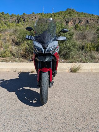 Yamaha Tracer 900 Gris y Roja