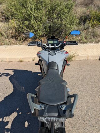 Yamaha Tracer 900 Gris y Roja